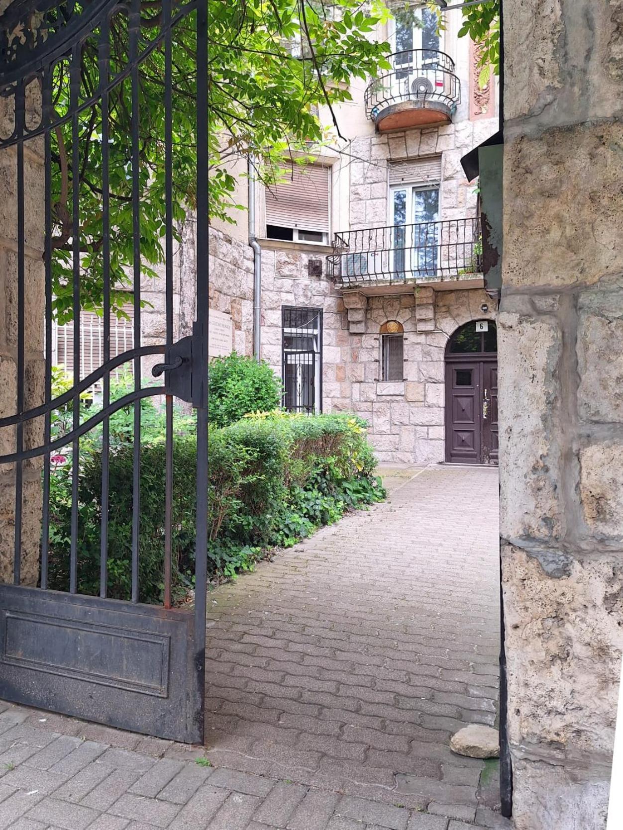 Modern Parkside Garden View Apartment Budapeste Exterior foto